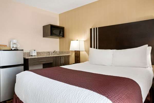  - Days Inn Sylvan Lake