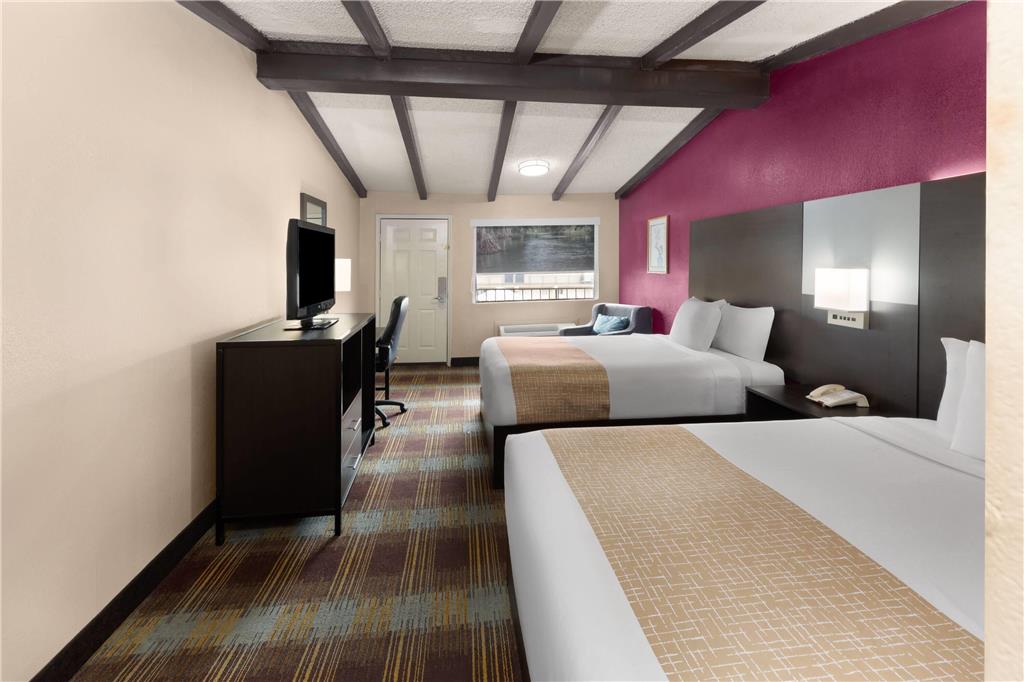 TRAVELODGE NEW BRAUNFELS-guestroom-Guest Room,On-Site.jpg