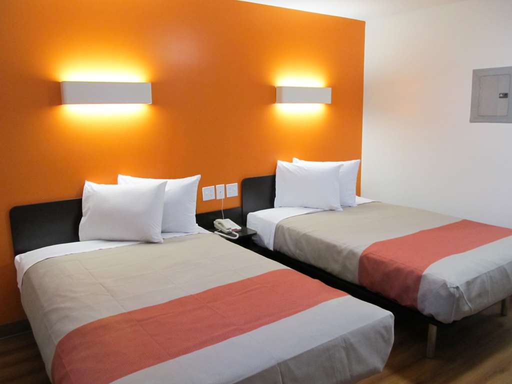 MOTEL 6 AUGUSTA - FT. GORDON-guestroom-Guest Room,Bed,Indoor/Interior,On-Site.jpg