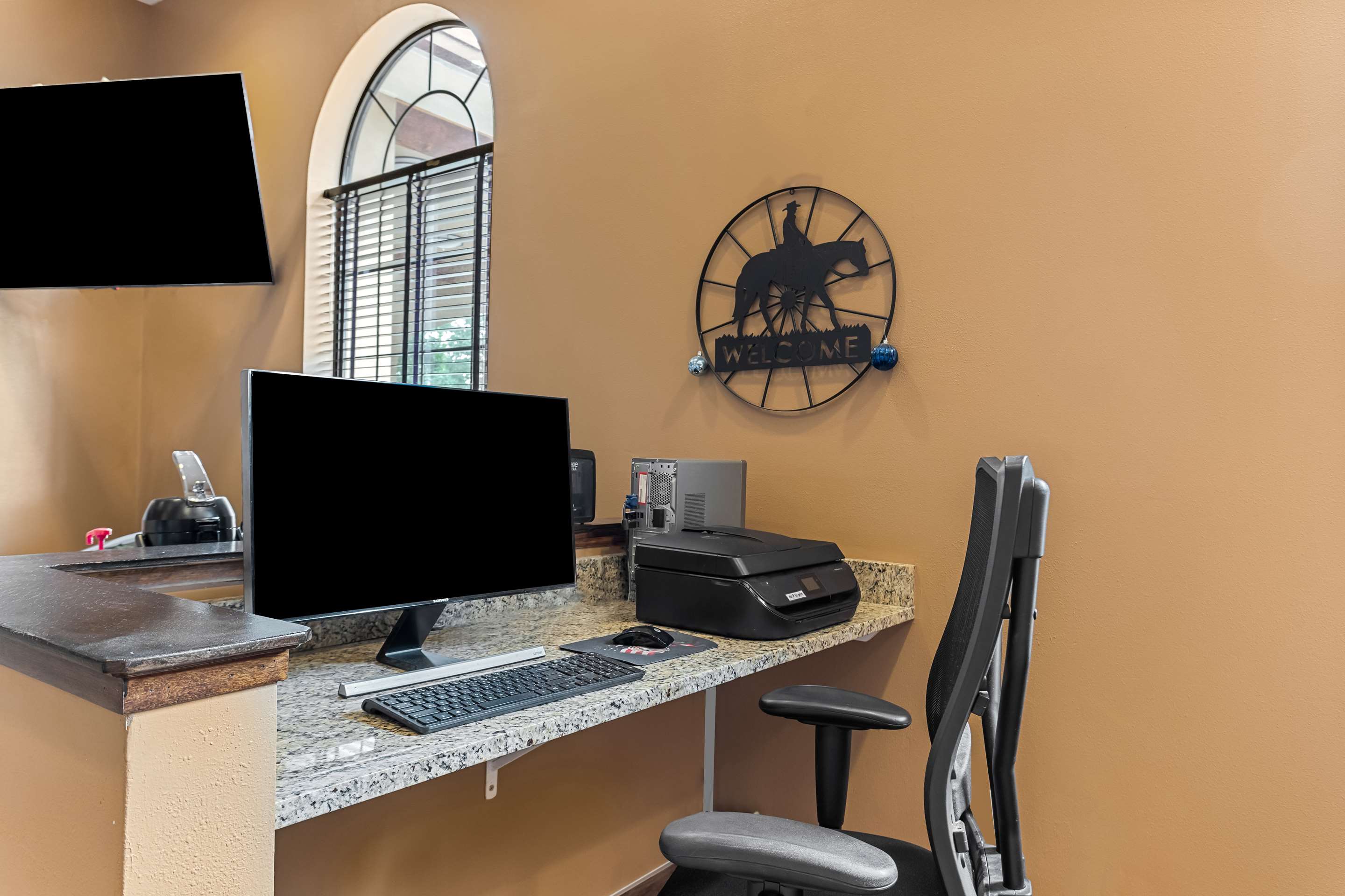 Business Center | Best Western Moriarty Heritage Inn