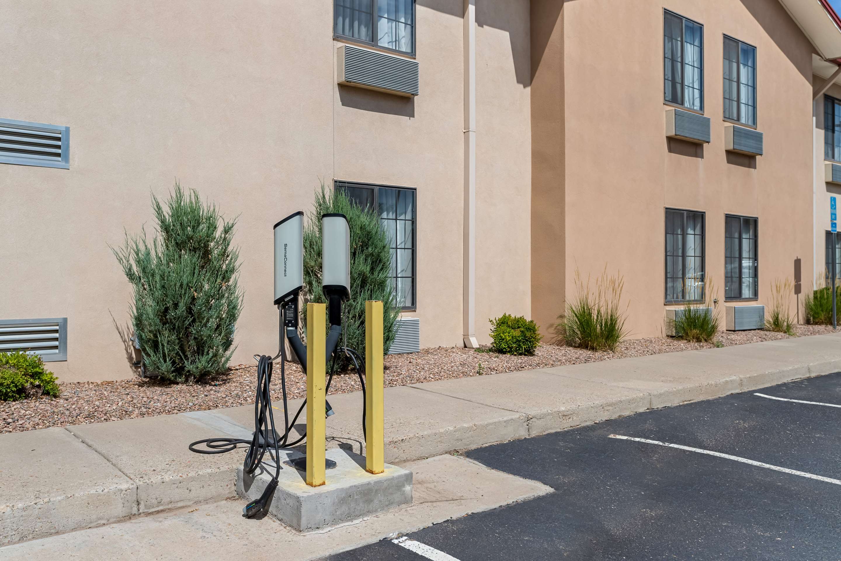 Charging Station | Best Western Moriarty Heritage Inn