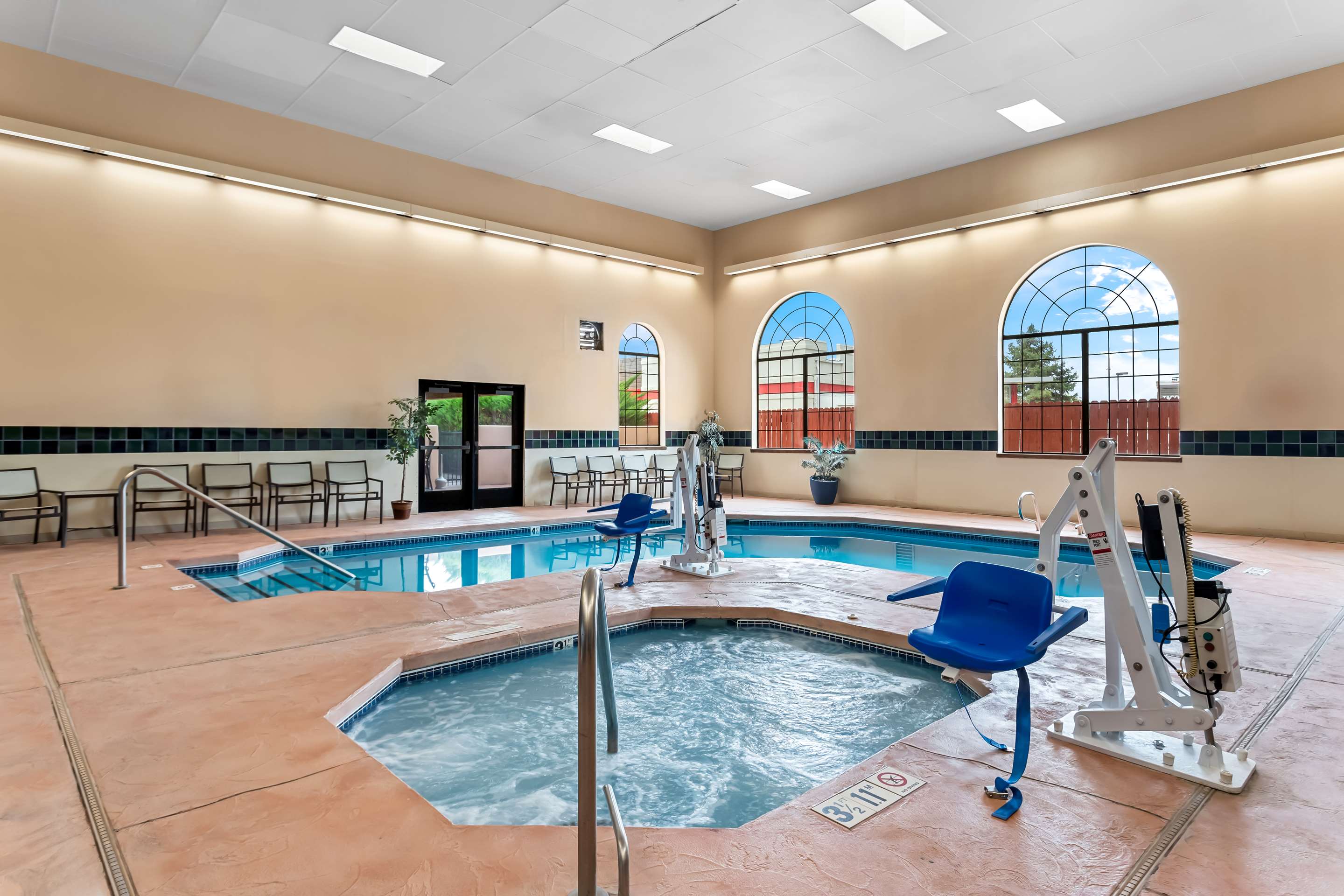 Pool | Best Western Moriarty Heritage Inn