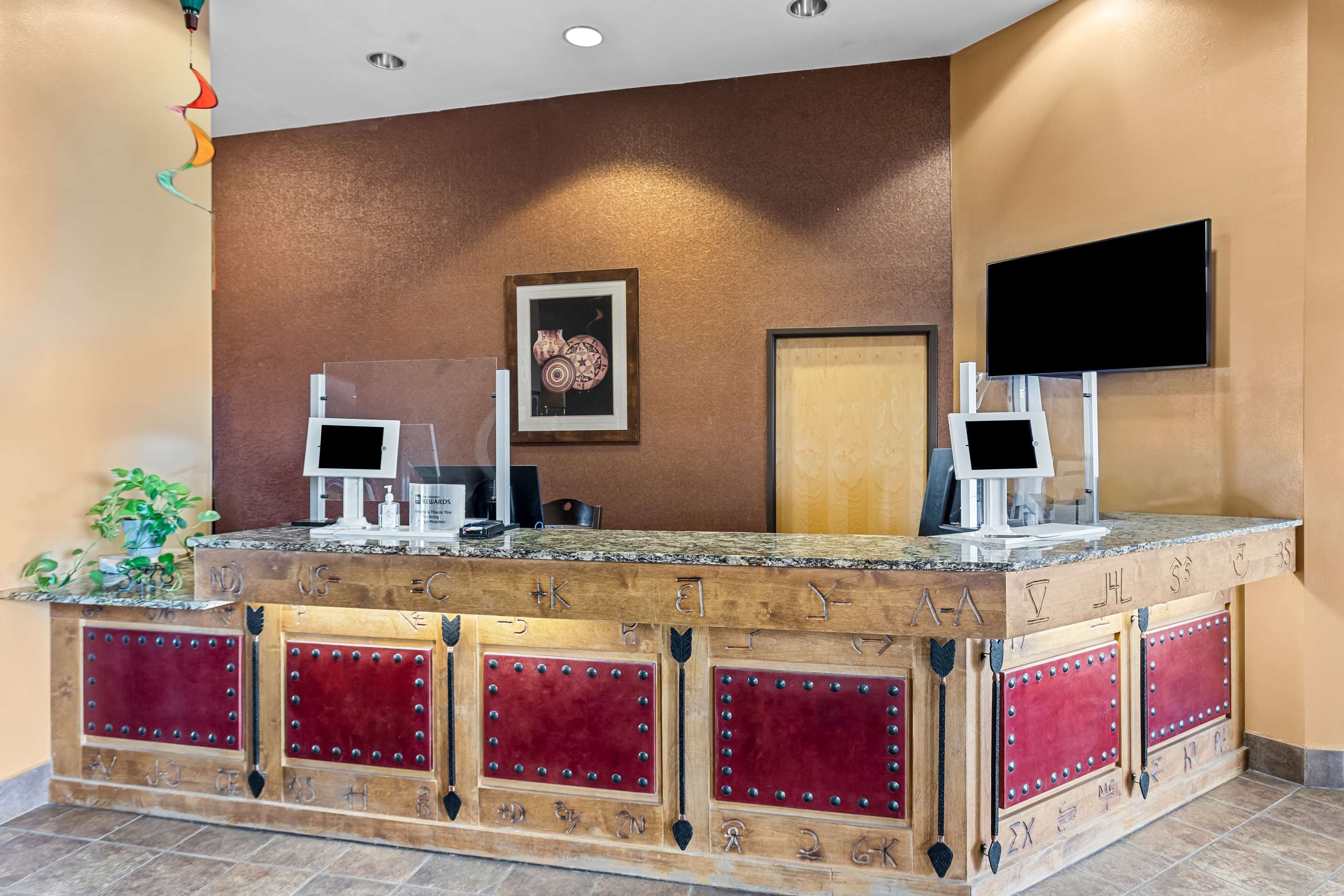 Lobby | Best Western Moriarty Heritage Inn