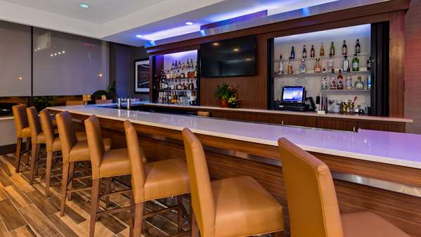 Bar - Best Western Plus Philadelphia Convention Center Hotel