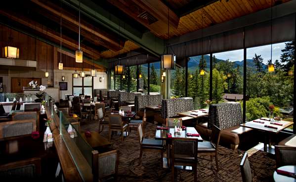 Restaurant - Banff Park Lodge