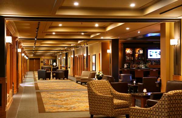 Bar - Banff Park Lodge