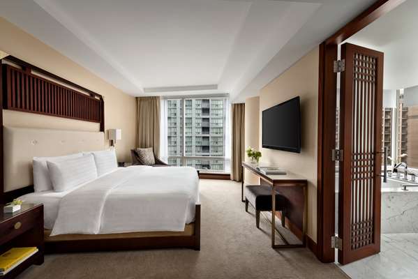 Suite - Shangri-La Hotel Toronto