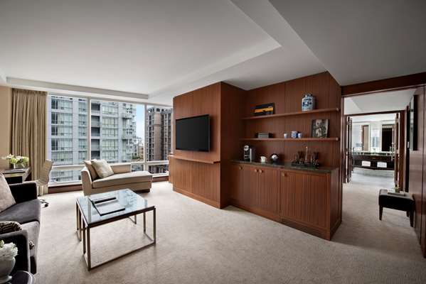 Suite - Shangri-La Hotel Toronto