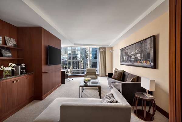 Suite - Shangri-La Hotel Toronto