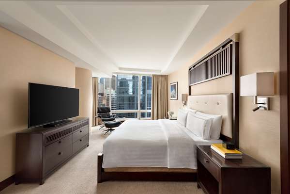 Suite - Shangri-La Hotel Toronto
