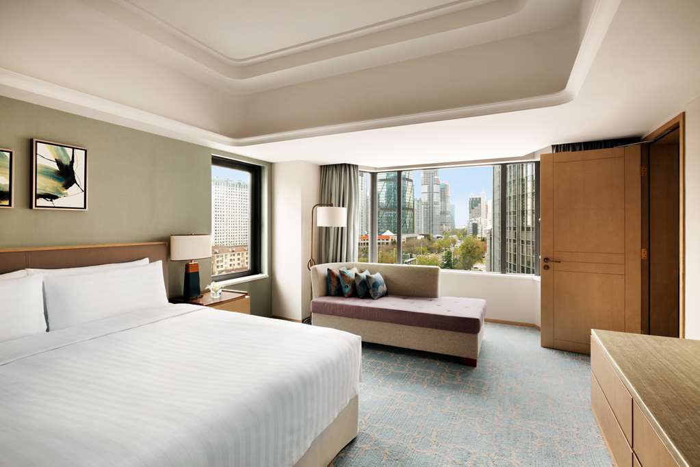 Shangri La Hotel Qingdao-guestroom-Guest Room,Suite,On-Site.jpg
