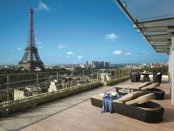 SHANGRI LA PARIS