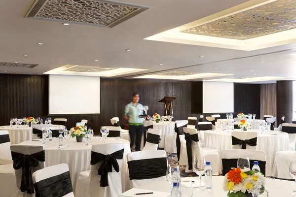 JEN MALDIVES MALE - Photo 42