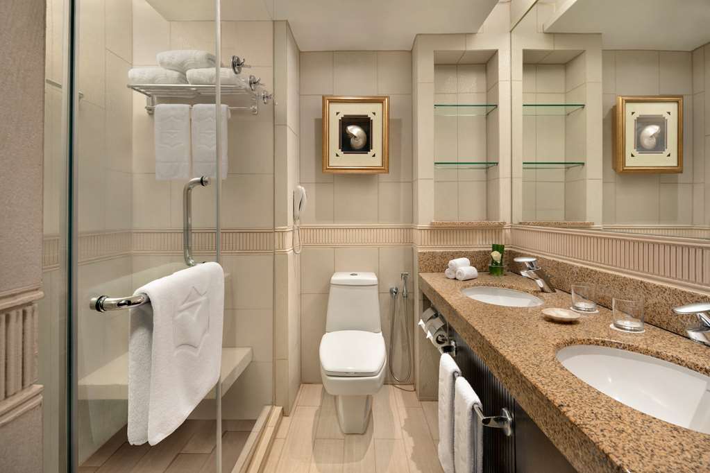 Shangri-La Golden Sands-guestroom-Guest Room,Bathroom,Suite,On-Site.jpg