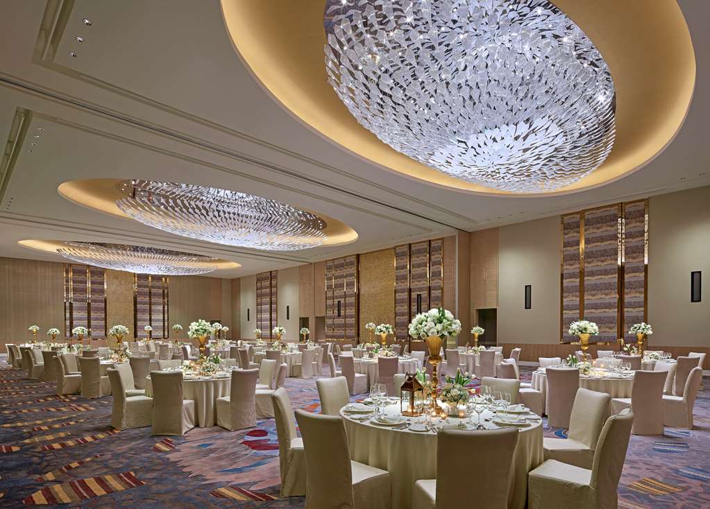 Shangri-La at the Fort, Manila