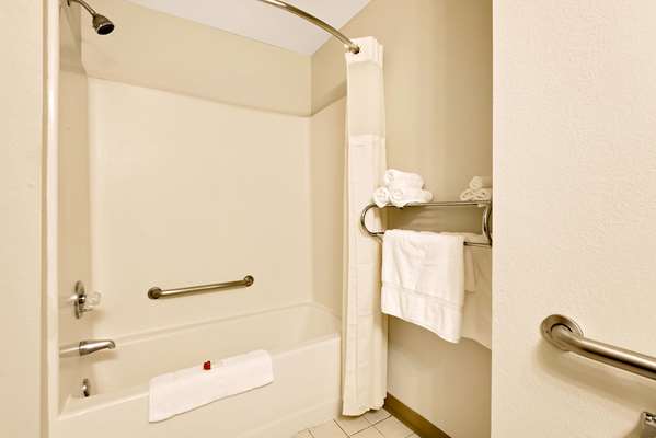  - Baymont Inn & Suites Lawrenceburg