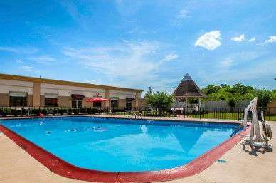 Pool - Ramada Hotel Airport Birmingham - I-20 & I-59, Exit 129
