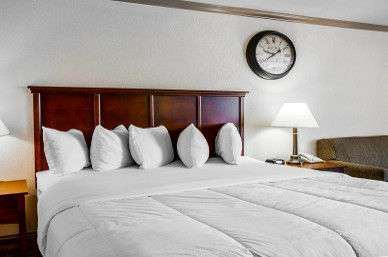  - Ramada Hotel Airport Birmingham - I-20 & I-59, Exit 129