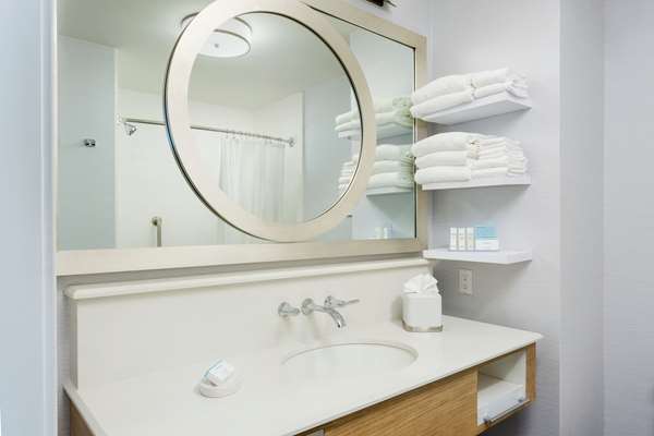  - Hampton Inn & Suites Napa