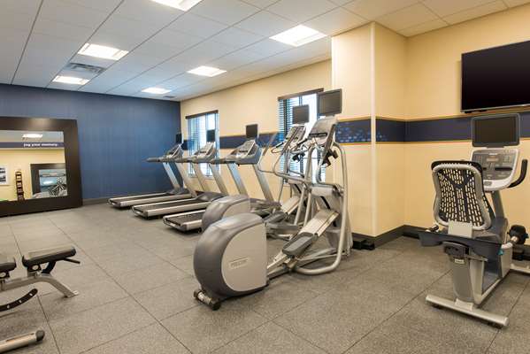 Fitness/ Exercise Room - Hampton Inn & Suites Downtown Grand Rapids - I-196, Exit 78