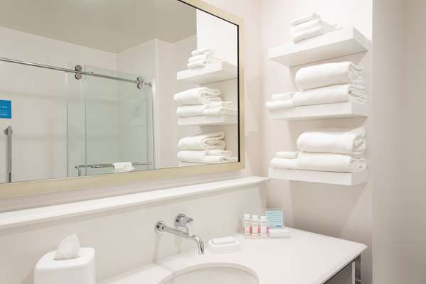  - Hampton Inn & Suites Downtown Grand Rapids - I-196, Exit 78