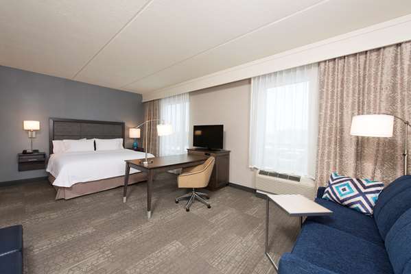  - Hampton Inn & Suites Downtown Grand Rapids - I-196, Exit 78