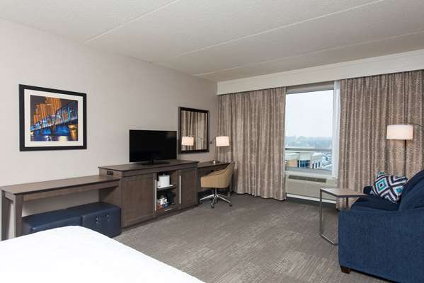  - Hampton Inn & Suites Downtown Grand Rapids - I-196, Exit 78