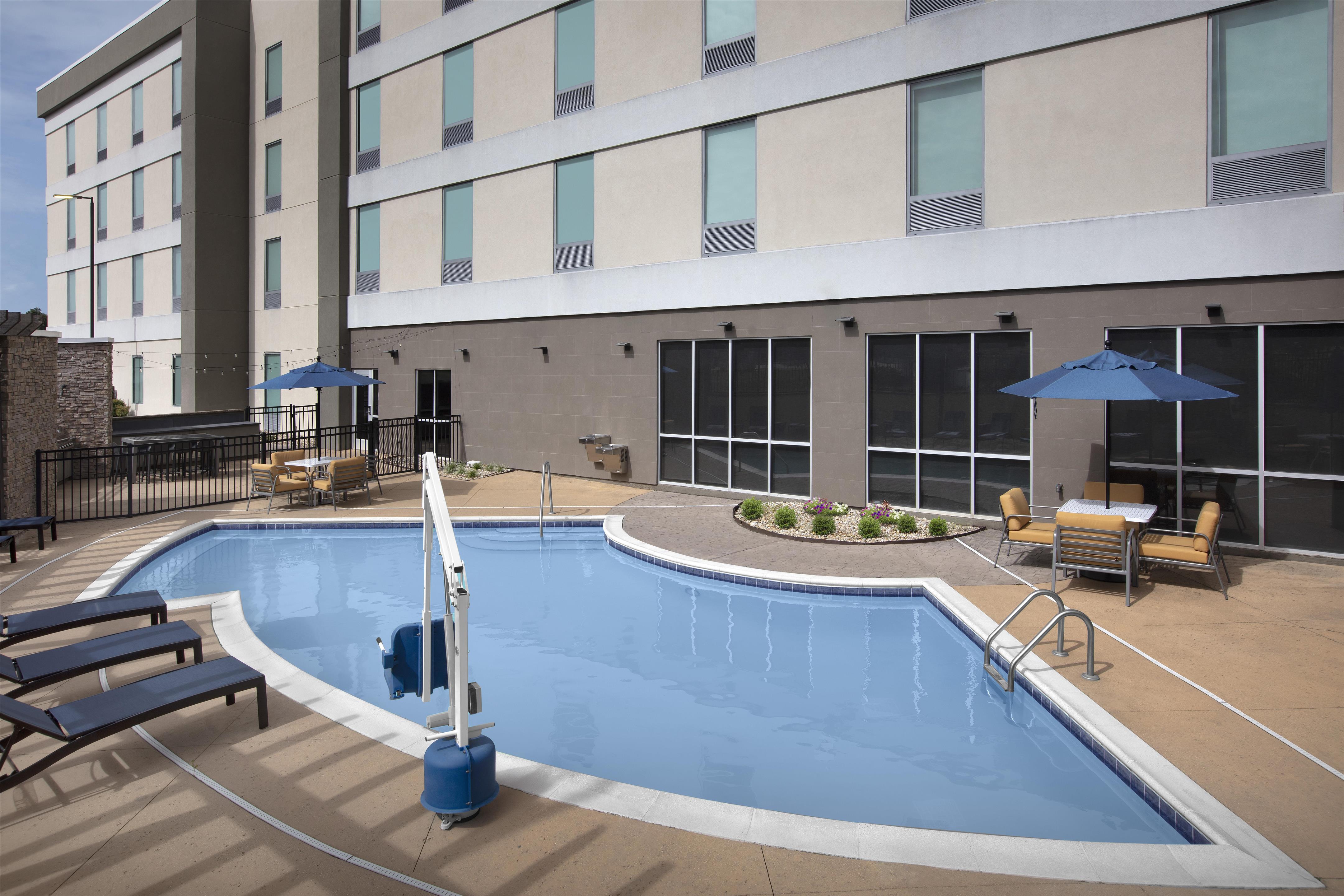Pool | Home2 Suites by Hilton Hattiesburg