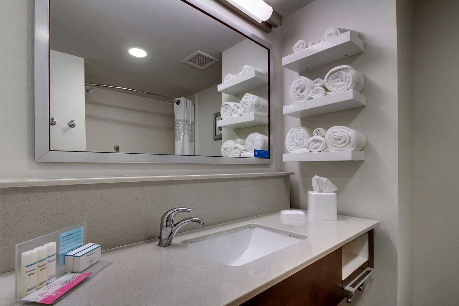 Hampton Inn & Suites Cordele I75, Exit 101, GA See Discounts