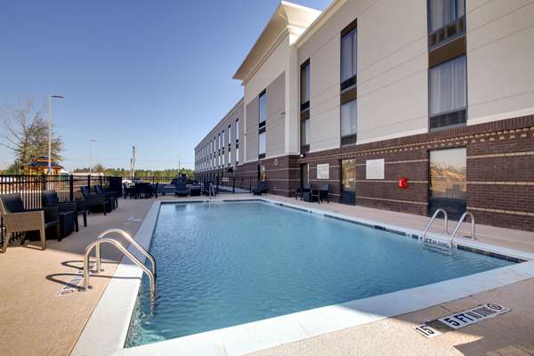 Pool - Hampton Inn & Suites Cordele - I-75, Exit 101