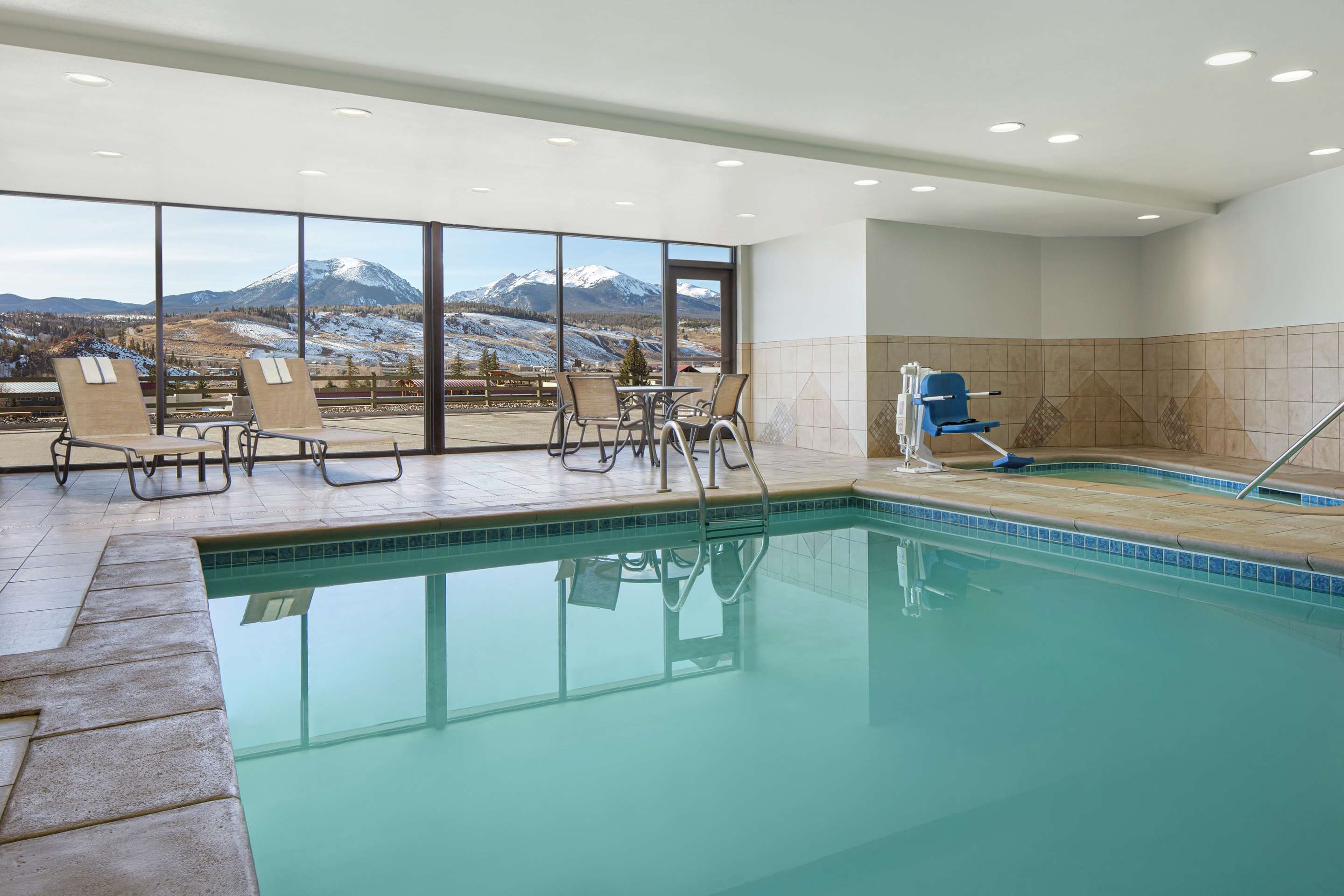 Pool | Hampton Inn & Suites Silverthorne