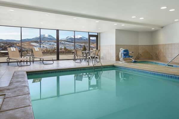 Pool - Hampton Inn & Suites Silverthorne