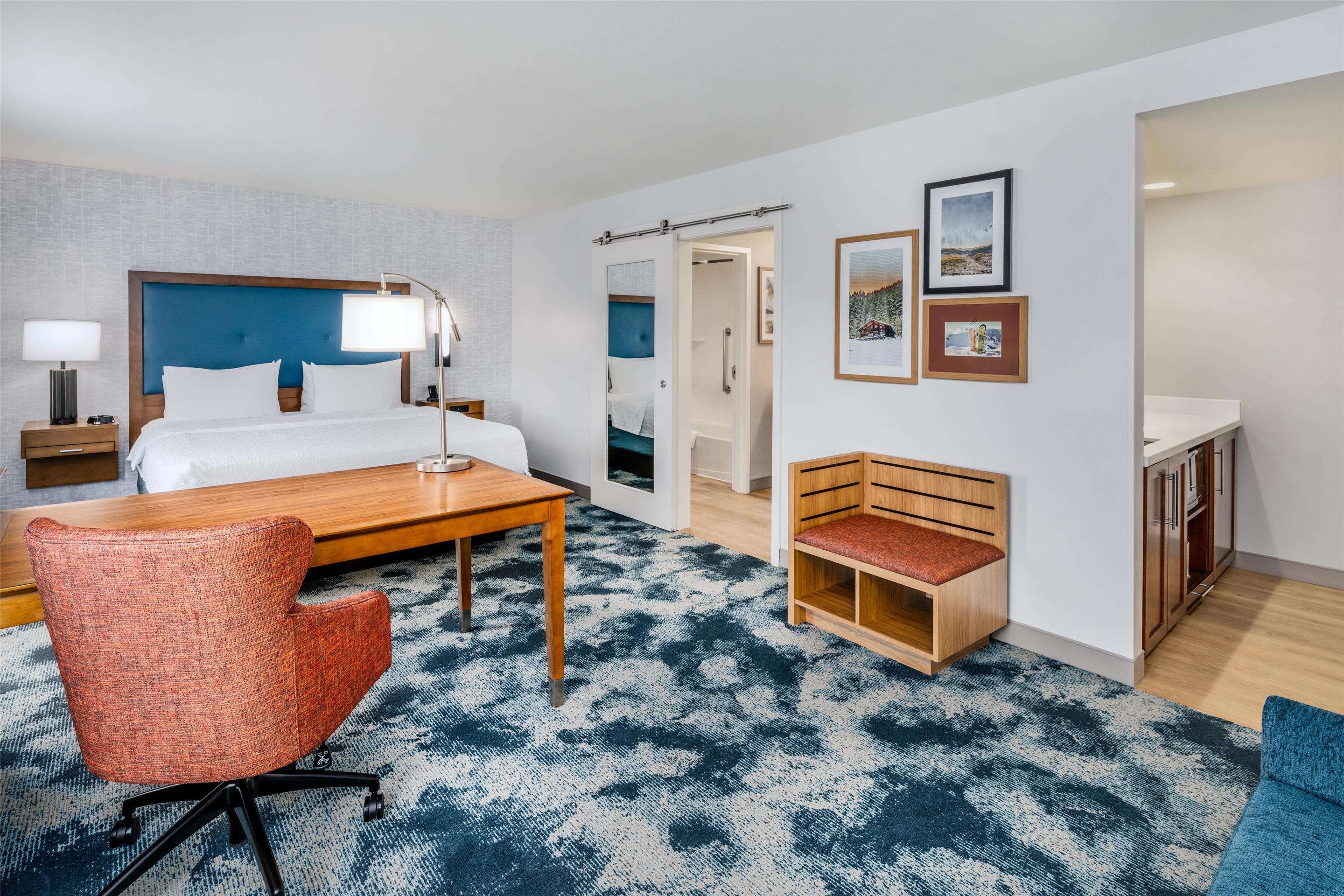 Guest room