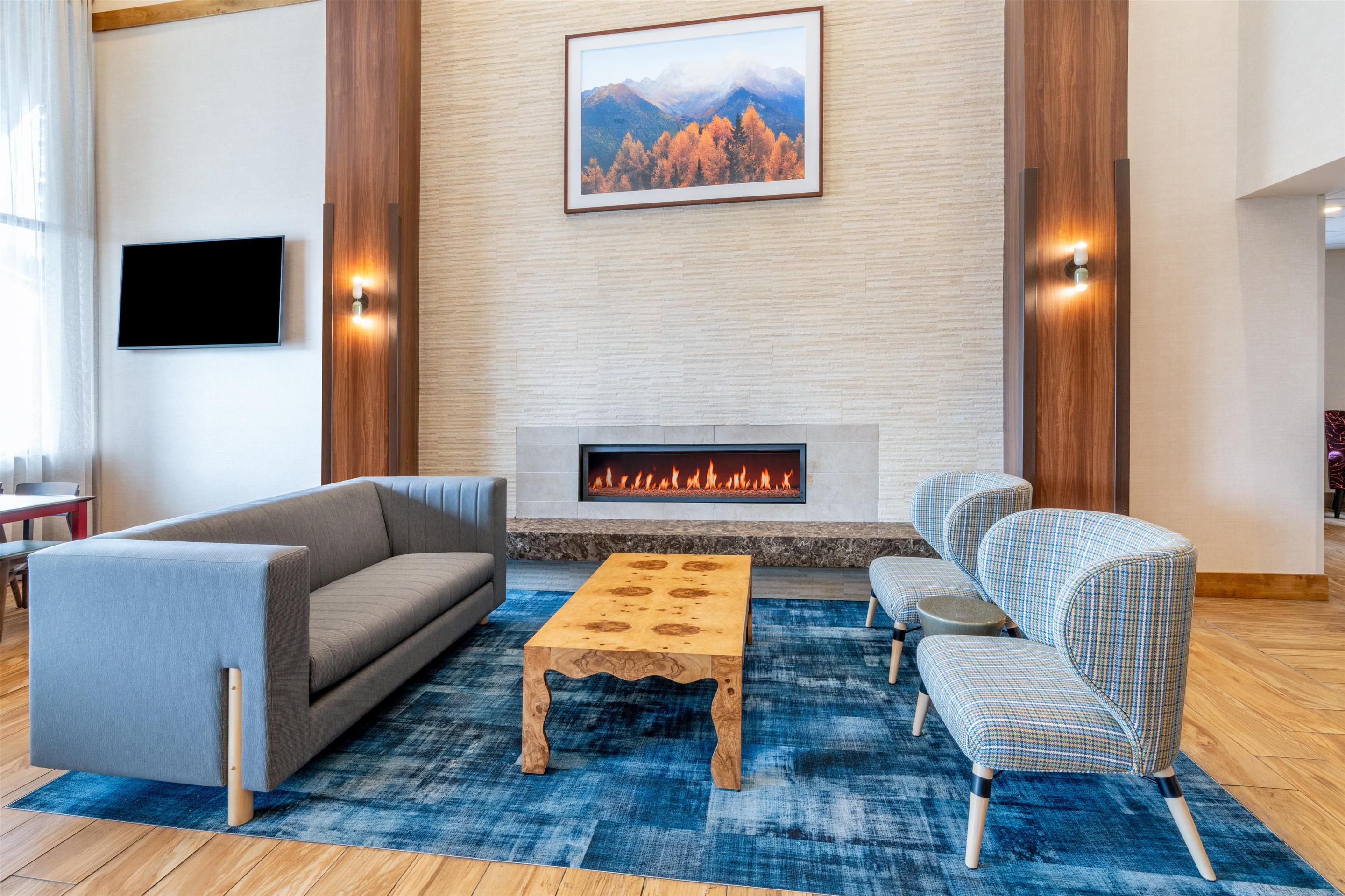 Lobby | Hampton Inn & Suites Silverthorne