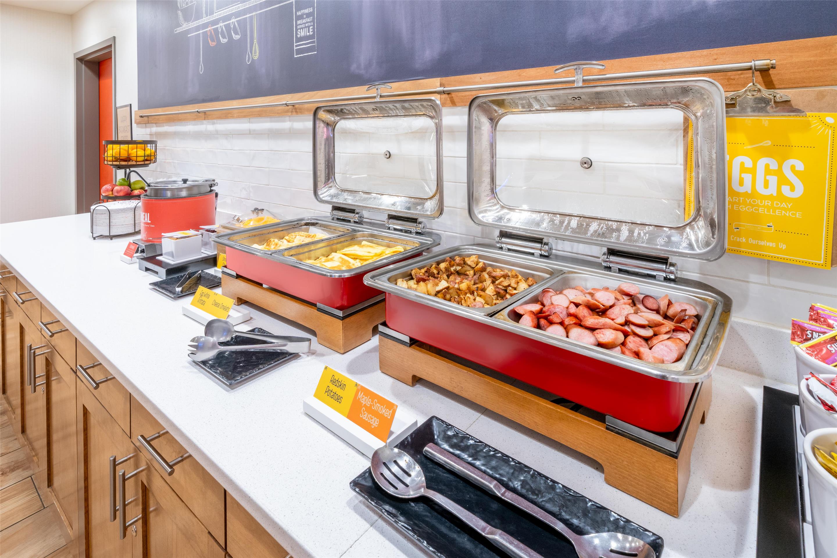 Breakfast Area | Hampton Inn & Suites Silverthorne