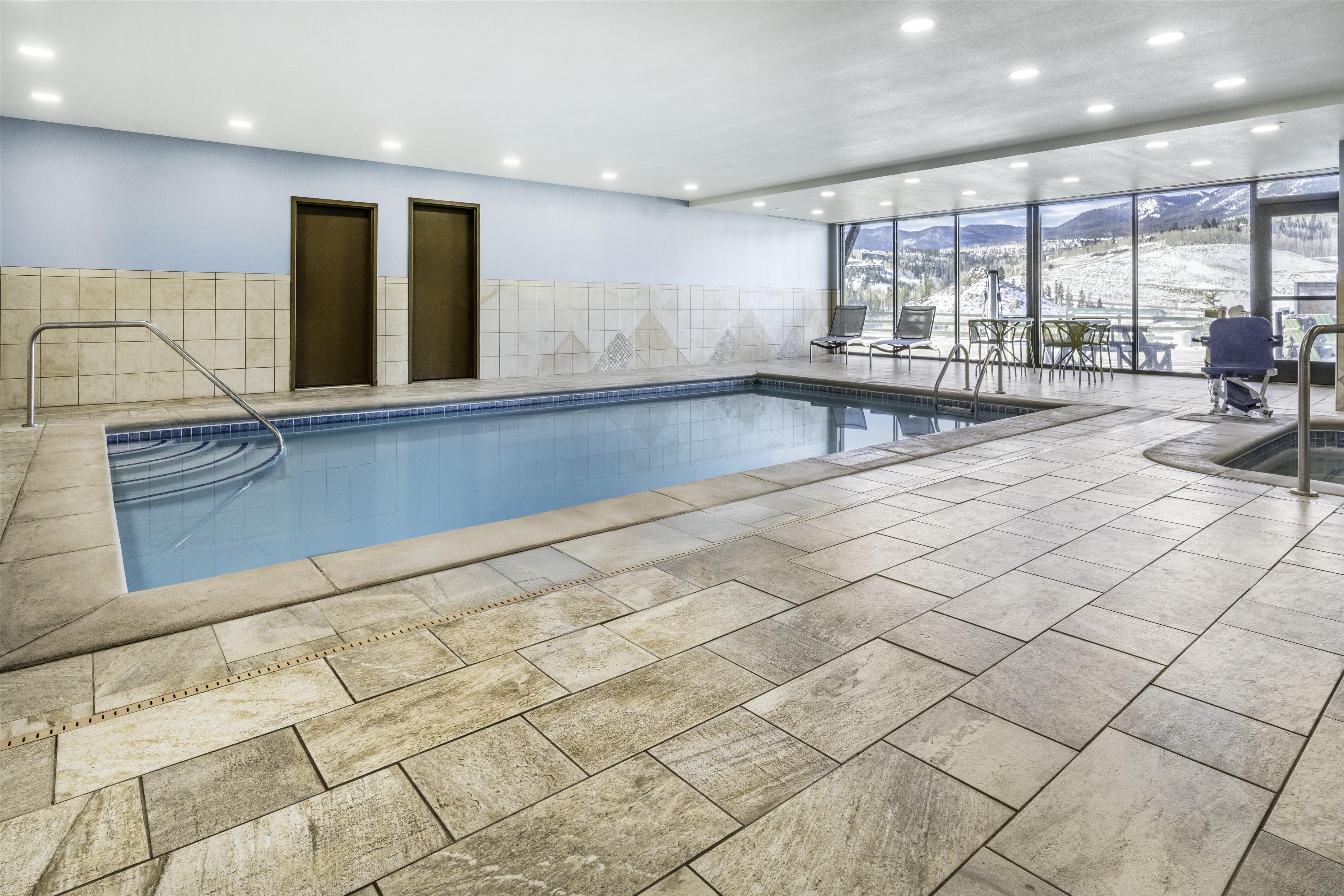 Pool | Hampton Inn & Suites Silverthorne