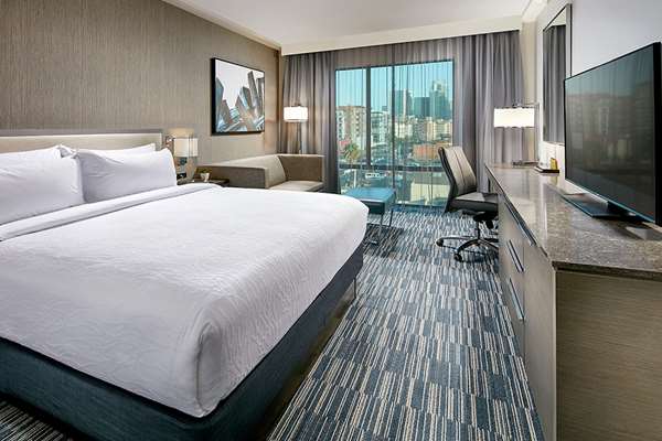  - Hilton Garden Inn Downtown San Diego - I-5, Exits 17 & 17A