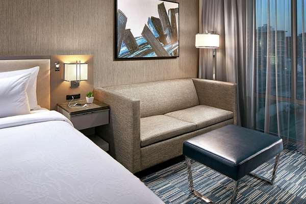  - Hilton Garden Inn Downtown San Diego - I-5, Exits 17 & 17A