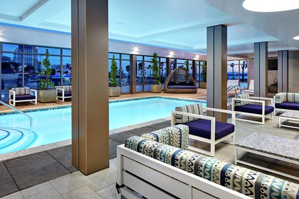 Pool - Hilton Garden Inn Downtown San Diego - I-5, Exits 17 & 17A