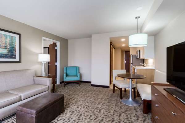  - Hawthorn Suites by Wyndham Triadelphia - I-70, Exit 10