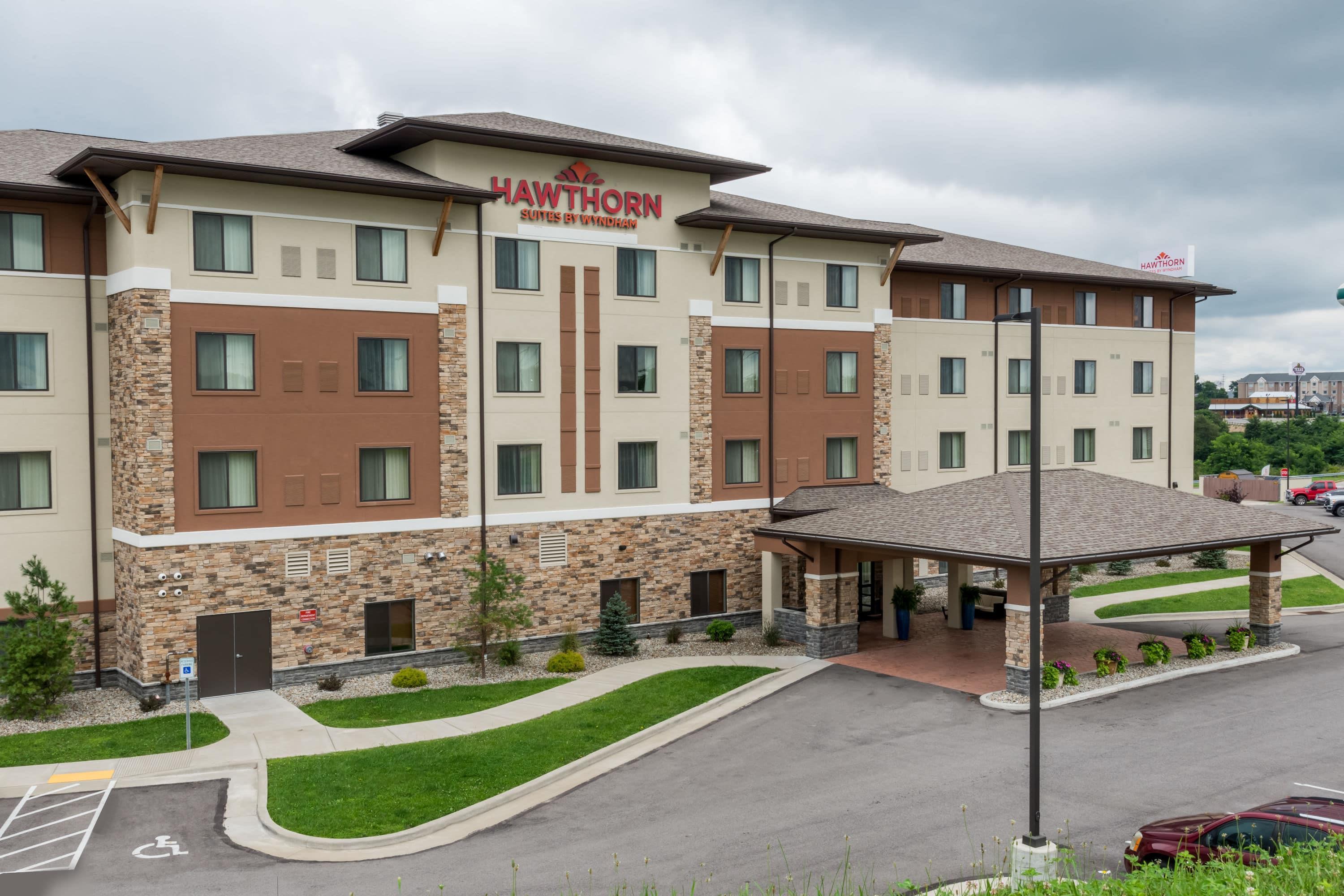 Exterior | Hawthorn Suites by Wyndham Wheeling at the Highlands