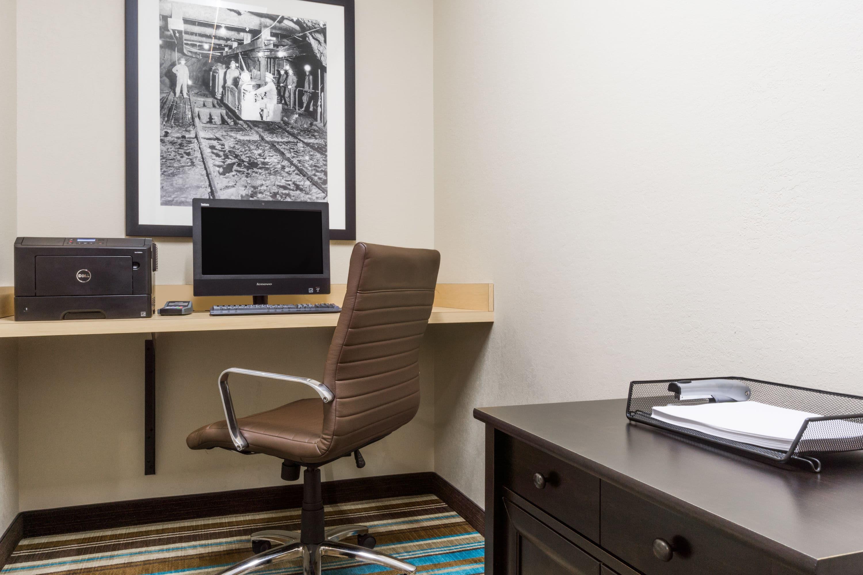 Business Center | Hawthorn Suites by Wyndham Wheeling at the Highlands