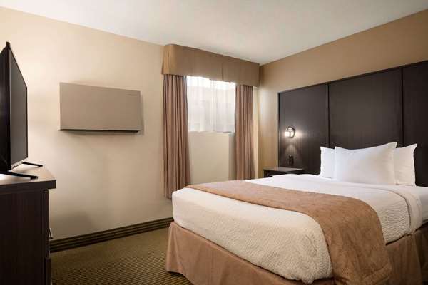  - Days Inn & Conference Centre Renfrew