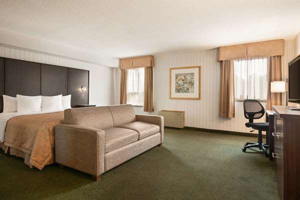  - Days Inn & Conference Centre Renfrew