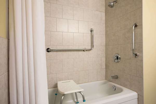  - Days Inn & Conference Centre Renfrew