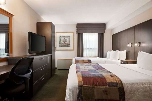  - Days Inn & Conference Centre Renfrew