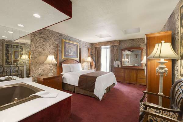  - Travelodge Hotel Fallsview Niagara Falls