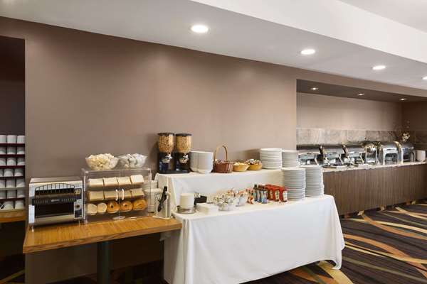 Restaurant - Travelodge Hotel Fallsview Niagara Falls