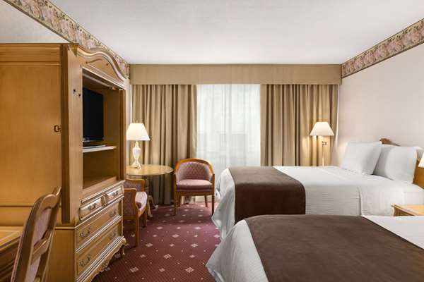  - Travelodge Hotel Fallsview Niagara Falls