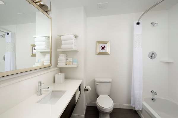  - Hampton Inn & Suites East Louisville